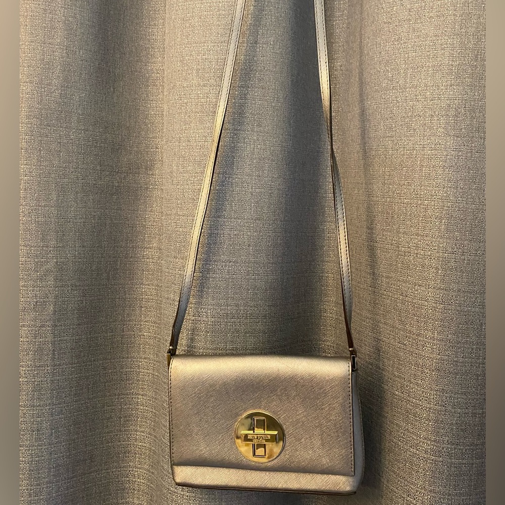 👛Kate Spade Newberry Lane Sally Leather Crossbody Bag Metallic Silver